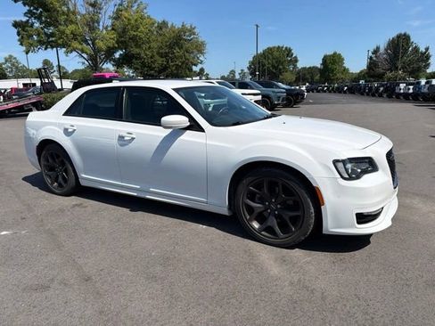 Used 2021 Chrysler 300 Touring L RWD image 1