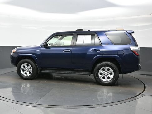 Used 2021 Toyota 4Runner SR5 Premium w/ Moonroof Package AWD/4WD image 3
