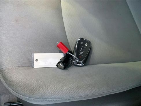 Used 2018 Chevrolet Malibu LT FWD image 12