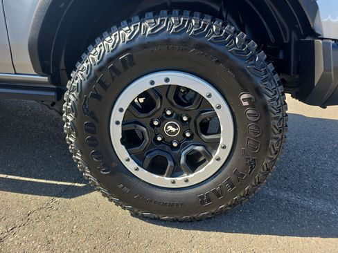 Certified 2023 Ford Bronco Badlands image 13