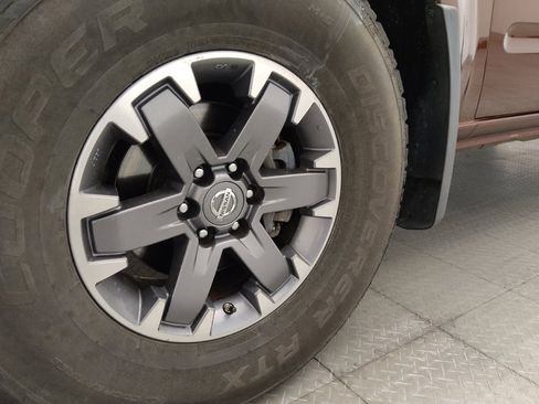 Used 2018 Nissan Frontier PRO-4X AWD/4WD image 31