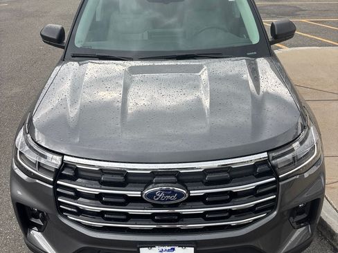 New 2026 Ford Explorer Active w/ Active Comfort Package AWD/4WD image 8