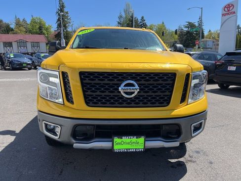 Used 2018 Nissan Titan PRO-4X w/ Pro-4x Convenience Package AWD/4WD image 2