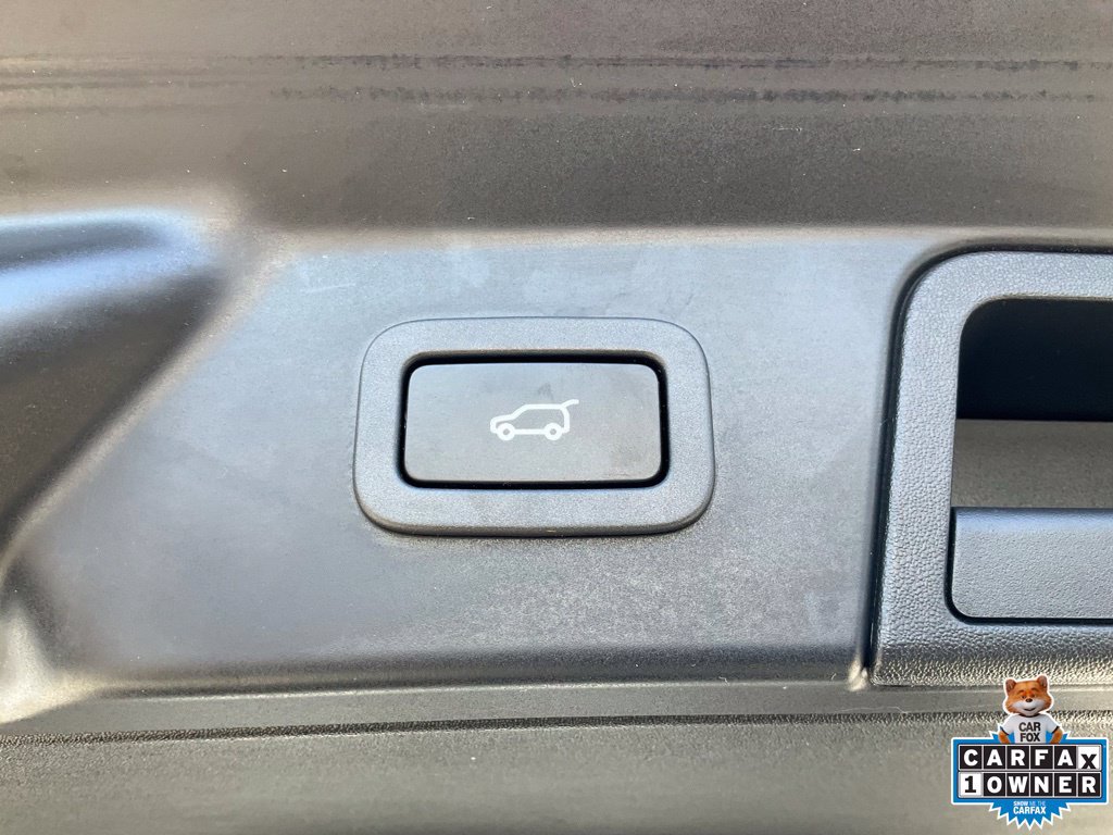 Used 2018 Land Rover Range Rover Velar R-Dynamic SE AWD/4WD image 10