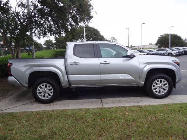 Used 2026 Toyota Tacoma SR5 AWD/4WD image 4