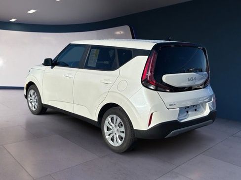 Certified 2023 Kia Soul LX image 3