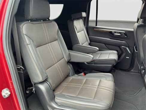 Certified 2025 Chevrolet Suburban High Country w/ Sun And Tow Package image 18