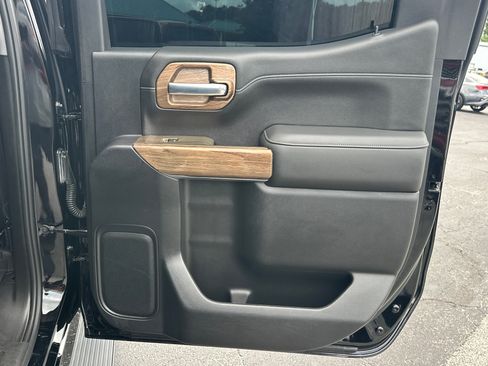 Used 2021 Chevrolet Silverado 1500 LTZ RWD image 17