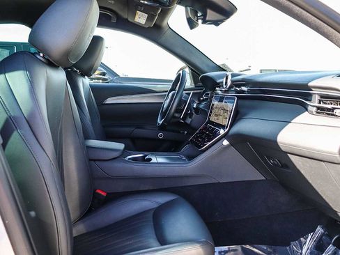 Used 2024 Maserati Grecale GT image 17