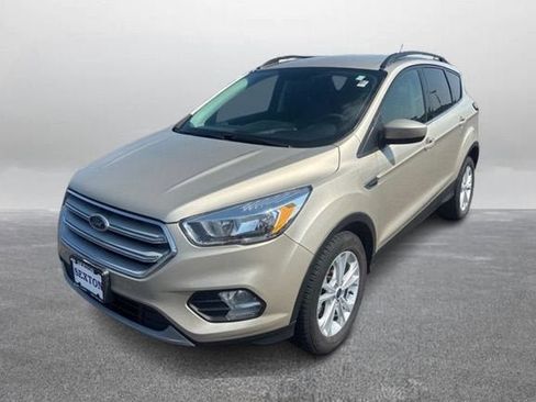 Used 2018 Ford Escape SE w/ SE Sync 3 Package FWD image 1