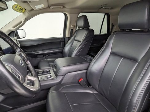 Certified 2024 Ford Expedition XLT image 2