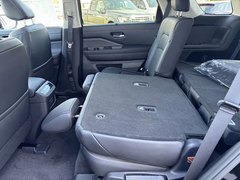 New 2026 Nissan Pathfinder SL AWD/4WD image 26