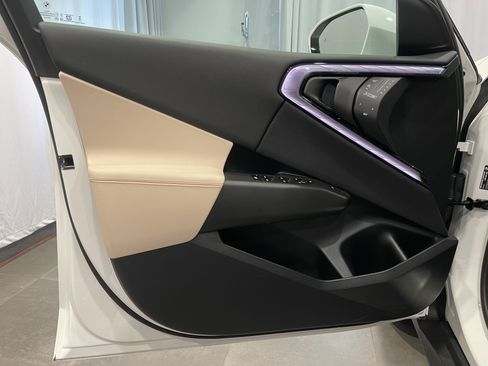 Used 2025 BMW X3 xDrive30i w/ Premium Package image 12