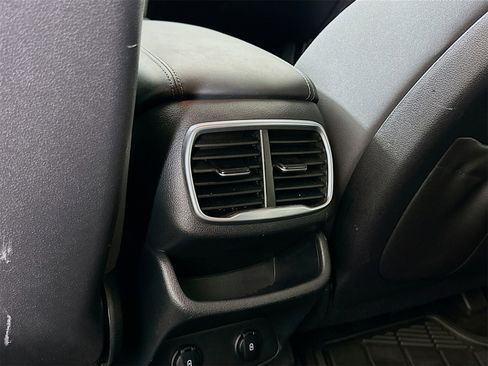 Used 2019 Hyundai Santa Fe SE image 26