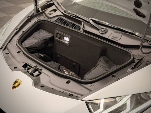 Used 2024 Lamborghini Huracan EVO image 52