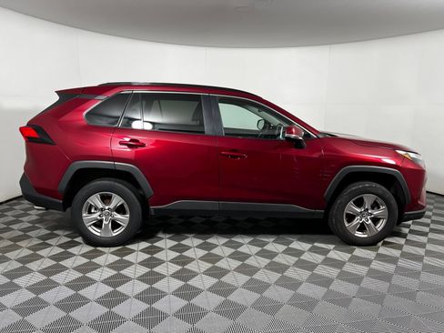 Used 2025 Toyota RAV4 XLE AWD/4WD image 4