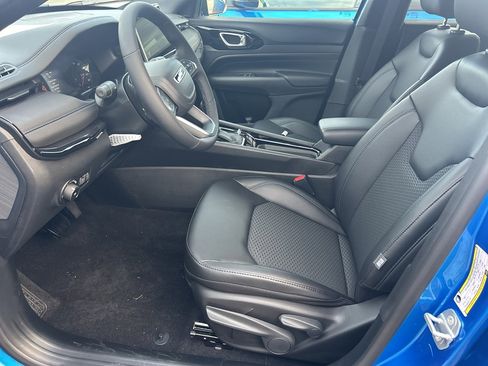 New 2026 Jeep Compass Latitude image 10