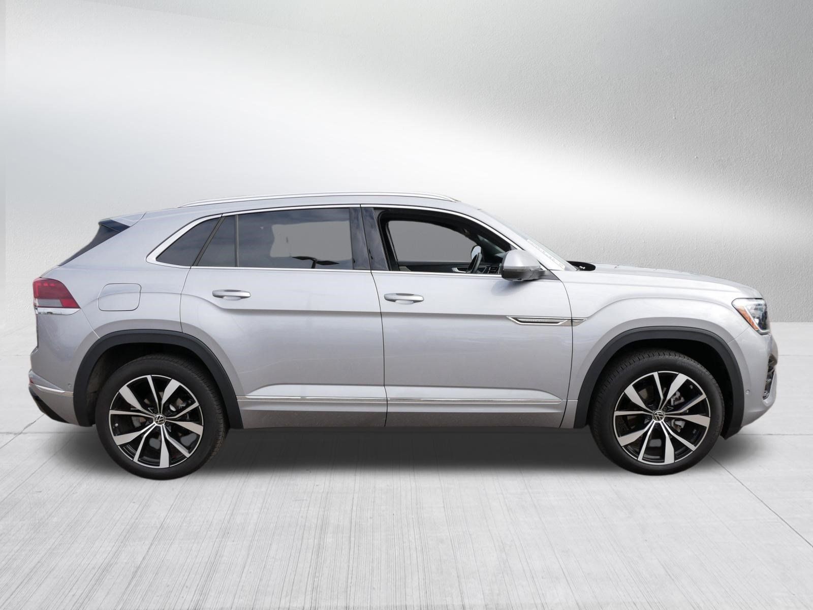 Certified 2026 Volkswagen Atlas Cross Sport SEL Premium R-Line AWD/4WD image 8