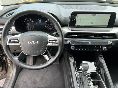 Used 2022 Kia Telluride S FWD image 29
