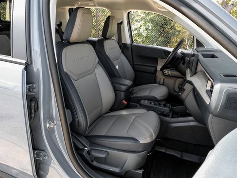 Used 2025 Ford Maverick Lariat w/ 4K Tow Package image 41