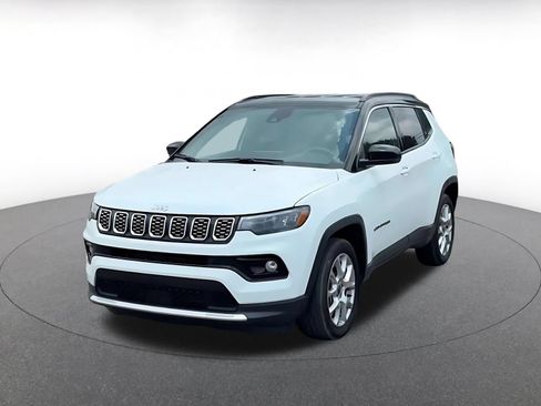 Used 2025 Jeep Compass Limited AWD/4WD image 6