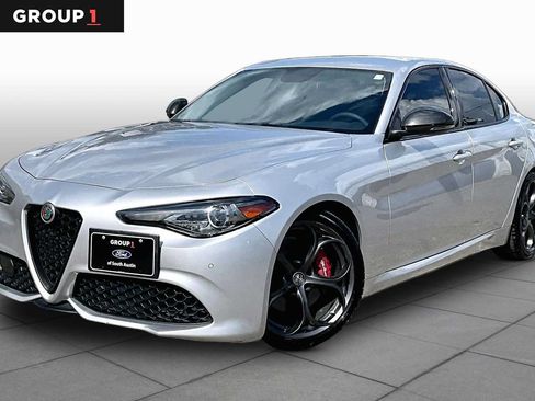 Used 2019 Alfa Romeo Giulia Ti Sport w/ Quick Order Package 22U Sport RWD image 1