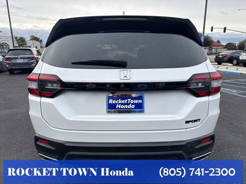 Used 2024 Honda Pilot Sport image 6