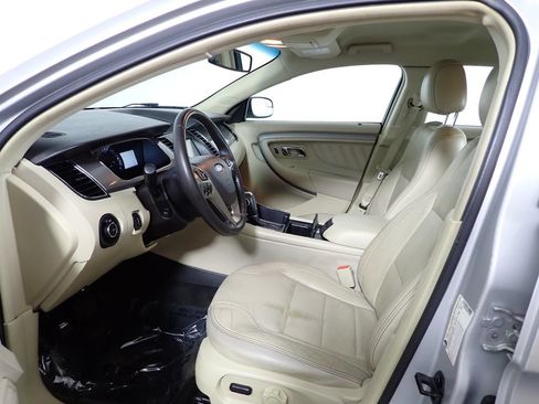Used 2015 Ford Taurus SEL w/ Equipment Group 201A FWD image 21