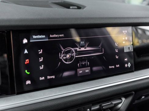 Certified 2025 Porsche Cayenne image 26