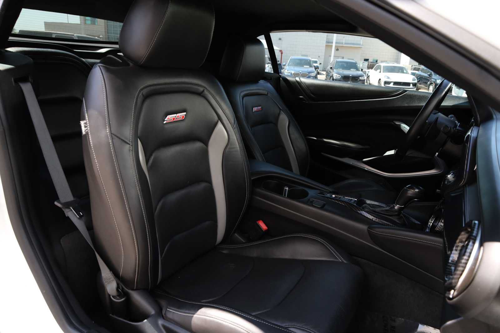 Used 2020 Chevrolet Camaro SS RWD image 38