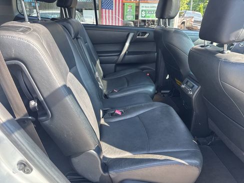 Used 2008 Toyota Highlander Sport w/ Tow Pkg AWD/4WD image 19