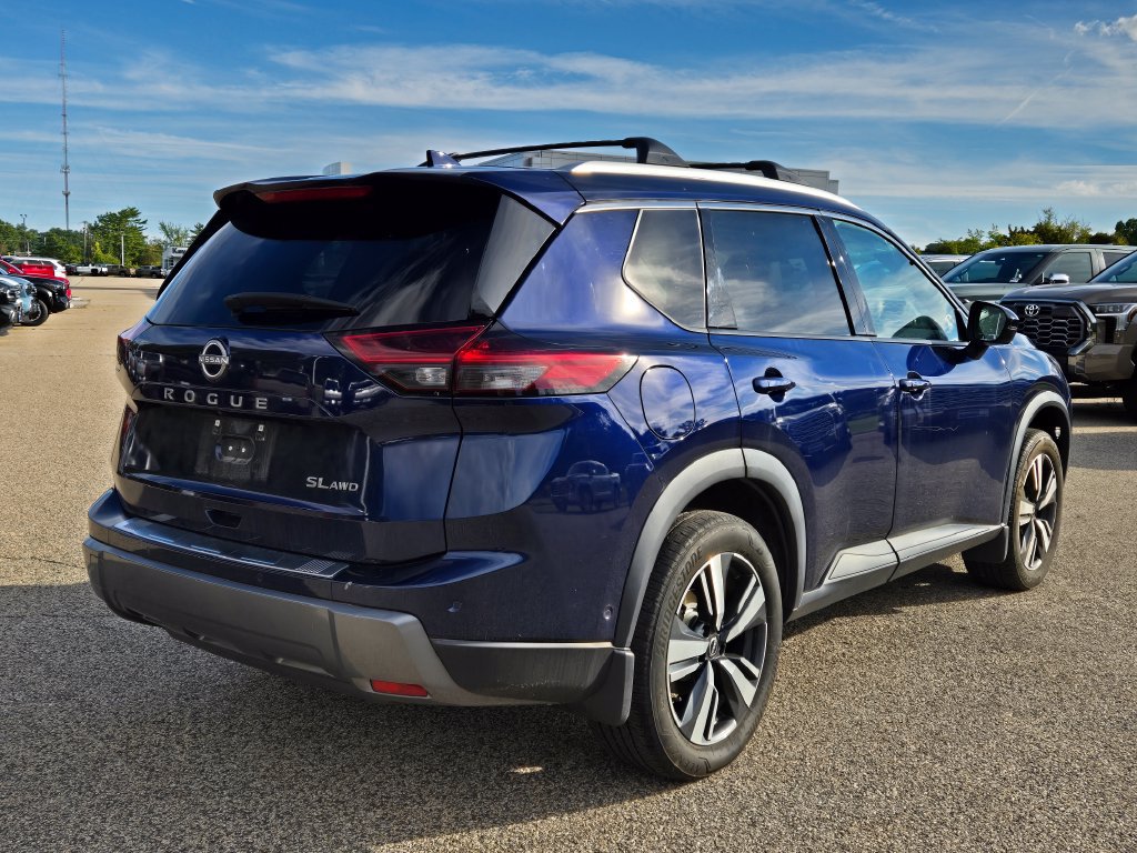 Used 2024 Nissan Rogue SL w/ SL Premium Package AWD/4WD image 6