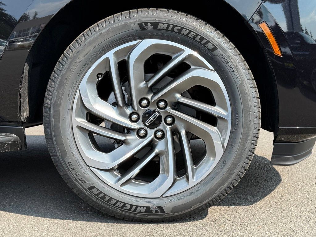 New 2027 Lincoln Navigator Premiere AWD/4WD image 32