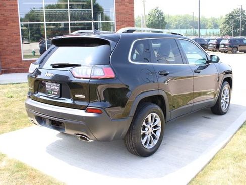 Used 2019 Jeep Cherokee Latitude Plus w/ Cold Weather Group AWD/4WD image 34
