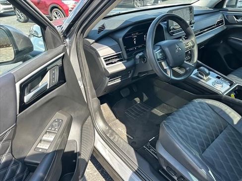Used 2023 Mitsubishi Outlander SEL FWD image 13
