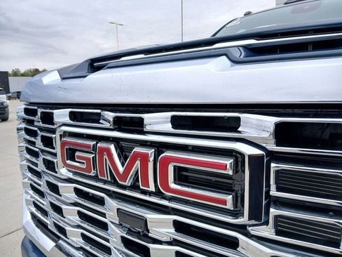 New 2026 GMC Sierra 2500 Denali w/ Denali Reserve Package AWD/4WD image 38