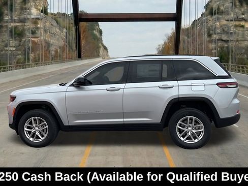 New 2025 Jeep Grand Cherokee Laredo X w/ Luxury Tech Group I RWD image 5