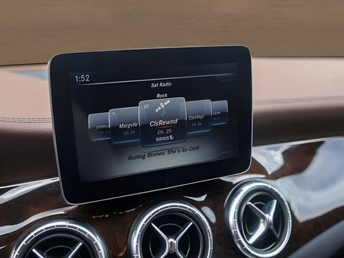 Used 2018 Mercedes-Benz CLA 250 image 16