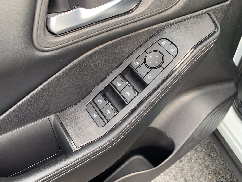 Certified 2025 Nissan Rogue SV FWD image 19