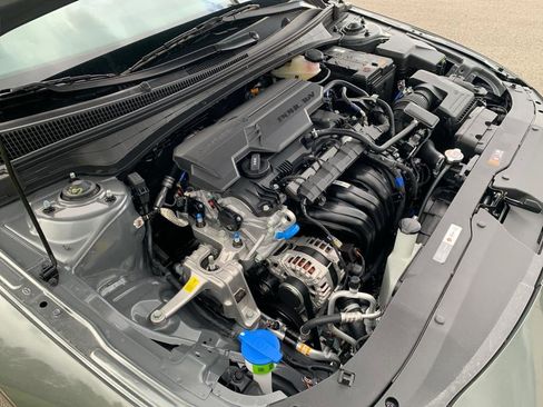 New 2025 Hyundai Elantra Limited image 71