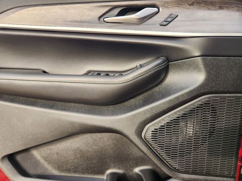 Used 2025 Jeep Grand Cherokee L Limited w/ Luxury Tech Group II image 25