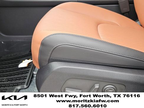 New 2026 Kia Carnival EX FWD image 17