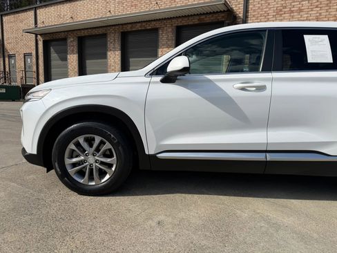 Used 2020 Hyundai Santa Fe SE image 4