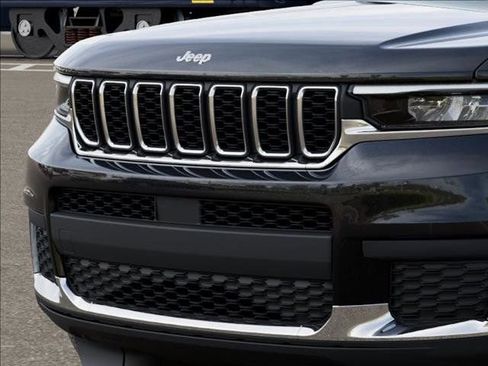New 2026 Jeep Grand Cherokee L Laredo AWD/4WD image 11
