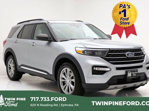 Used 2022 Ford Explorer XLT w/ Equipment Group 202A image 1