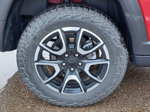 Used 2024 Jeep Compass Trailhawk w/ Trailhawk Elite Group AWD/4WD image 5