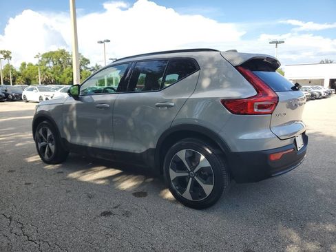 Used 2025 Volvo XC40 B5 Plus AWD/4WD image 8