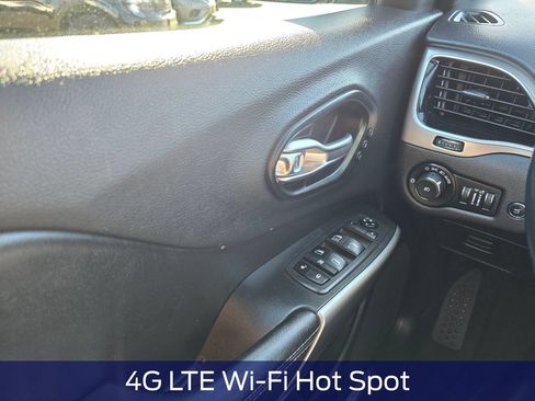 Used 2020 Jeep Cherokee High Altitude AWD/4WD image 34
