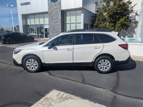 Used 2019 Subaru Outback 2.5i image 8