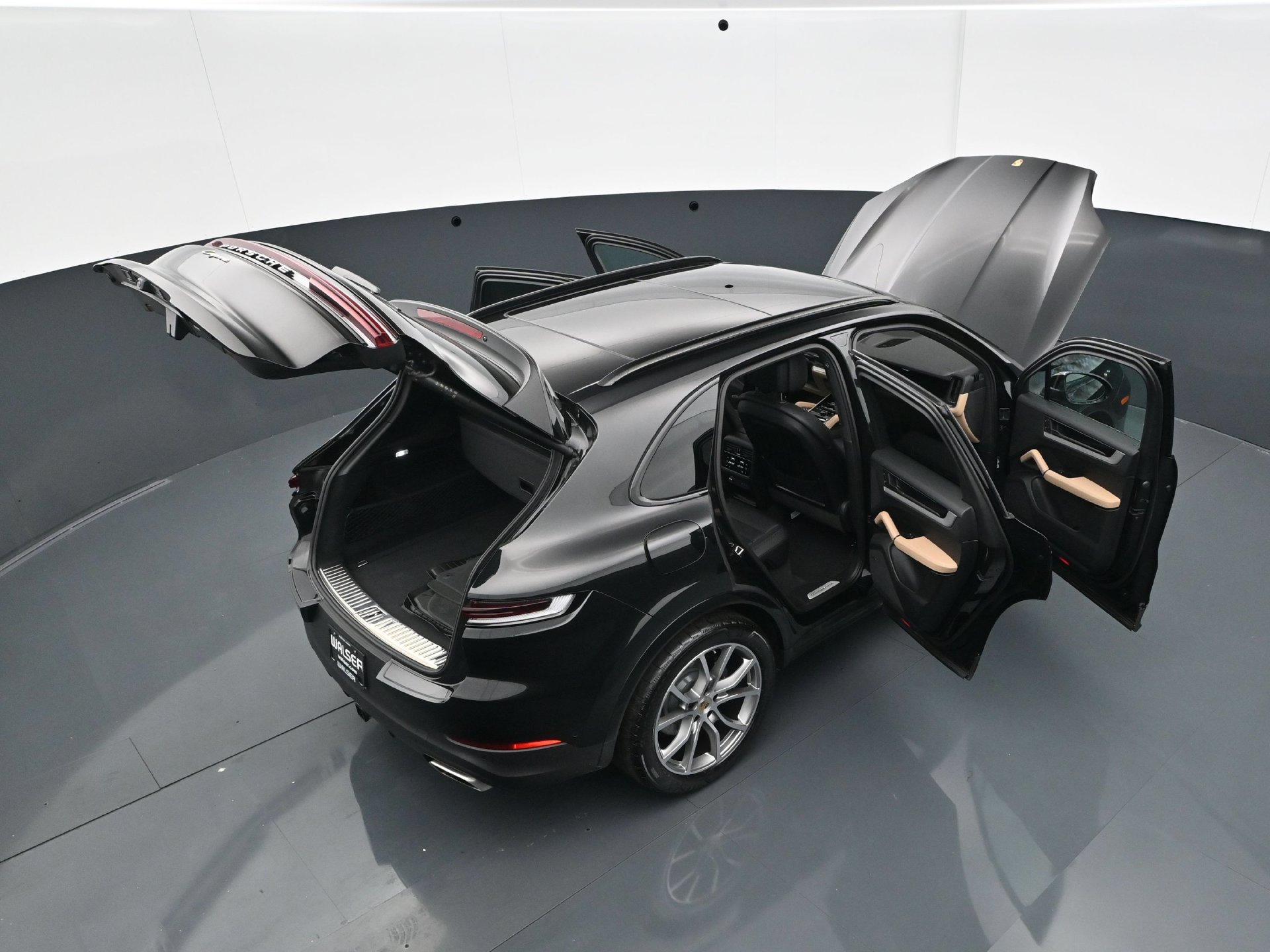 Used 2024 Porsche Cayenne AWD/4WD image 45